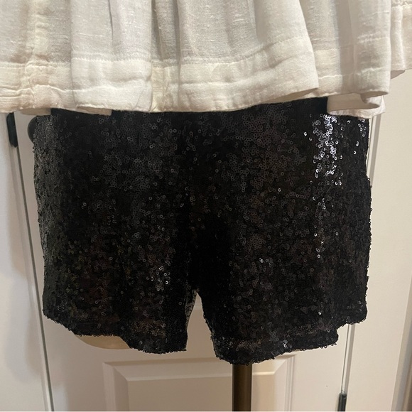 Sequin clubby shorts - Picture 8 of 10